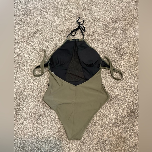 Cupshe olive and black halter one piece swimsuit. Size medium - Picture 3 of 7